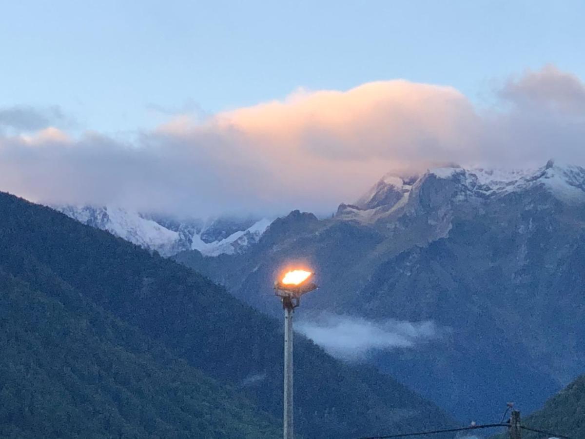Le 41 Avenue Foch Hotel Bagneres-de-Luchon ภายนอก รูปภาพ