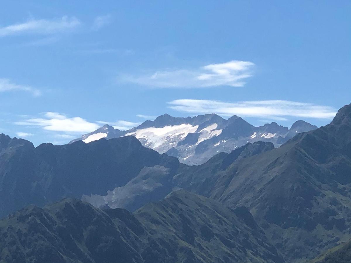 Le 41 Avenue Foch Hotel Bagneres-de-Luchon ภายนอก รูปภาพ