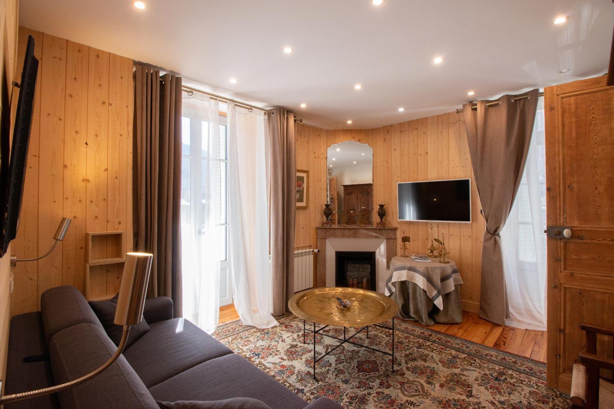 Le 41 Avenue Foch Hotel Bagneres-de-Luchon ภายนอก รูปภาพ