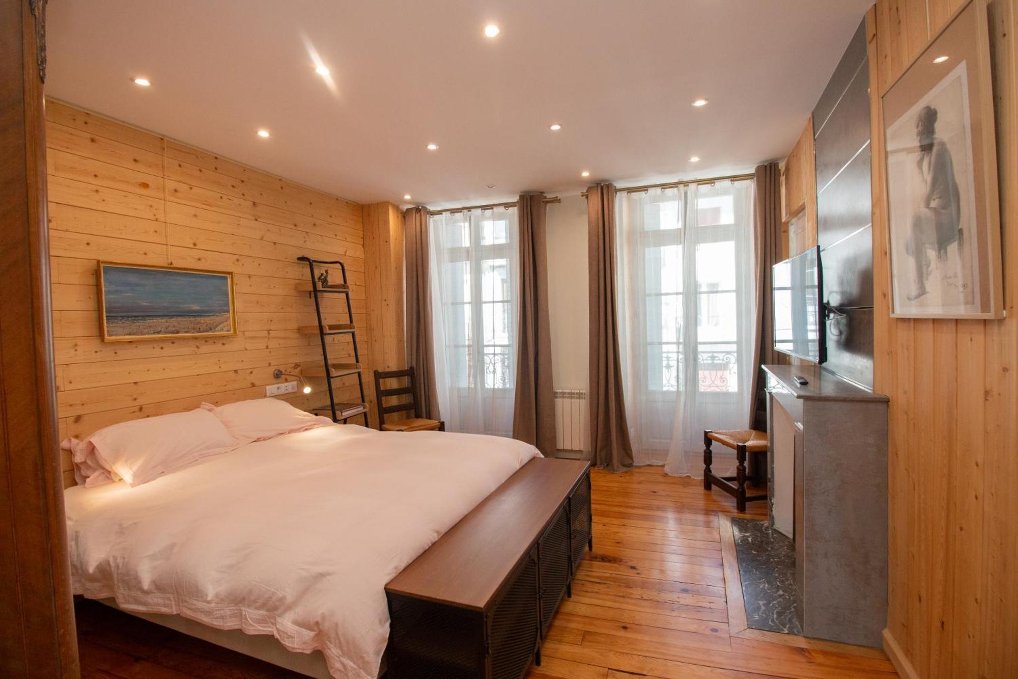 Le 41 Avenue Foch Hotel Bagneres-de-Luchon ภายนอก รูปภาพ
