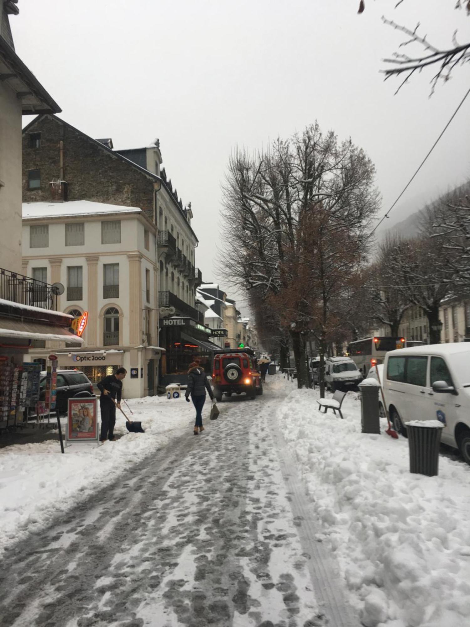 Le 41 Avenue Foch Hotel Bagneres-de-Luchon ภายนอก รูปภาพ